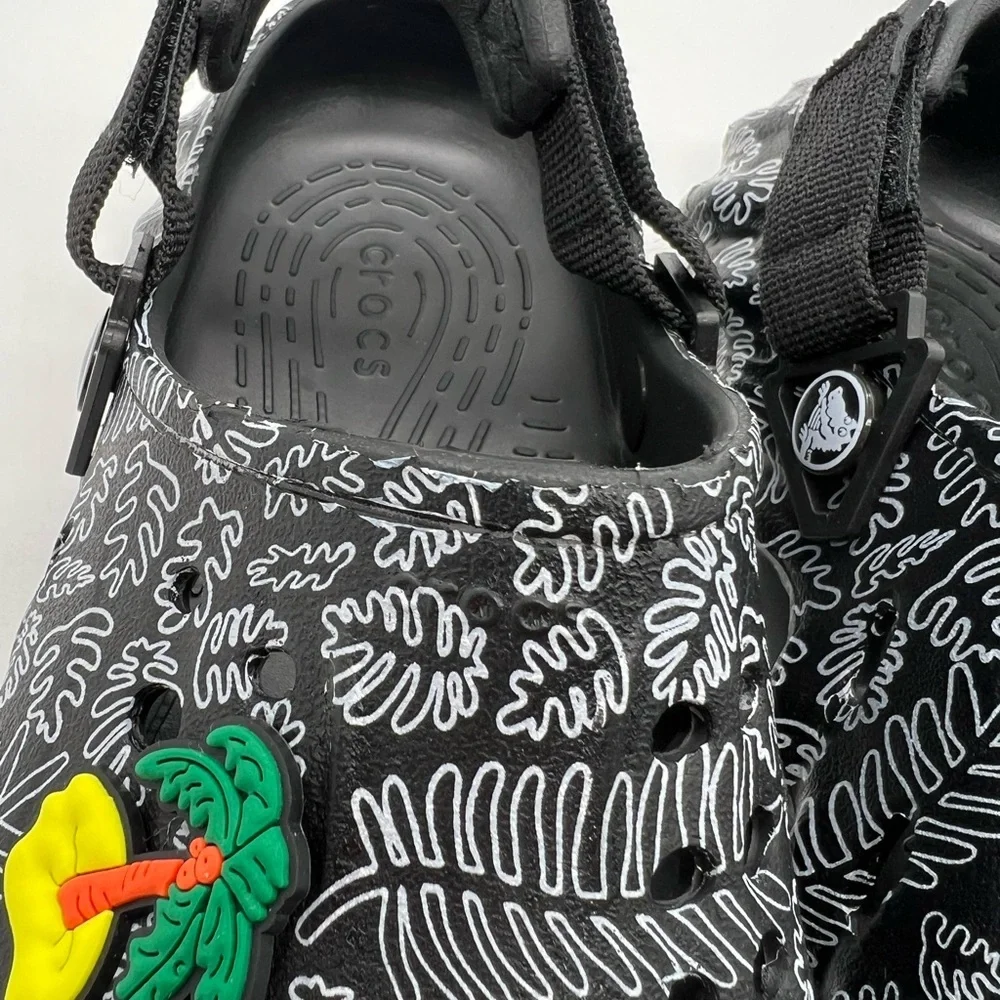 CROCS Kids Black and White Leaf Patterned Water Shoes Size 3